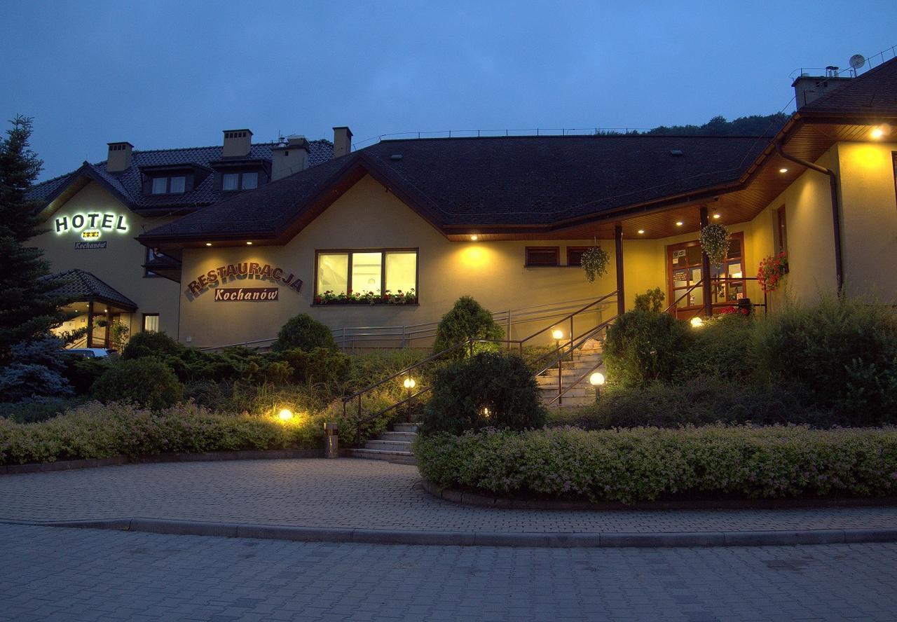 Hotel Kochanow Bagian luar foto